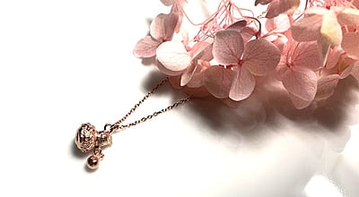 The Rose Gold Pendant With Link Chain