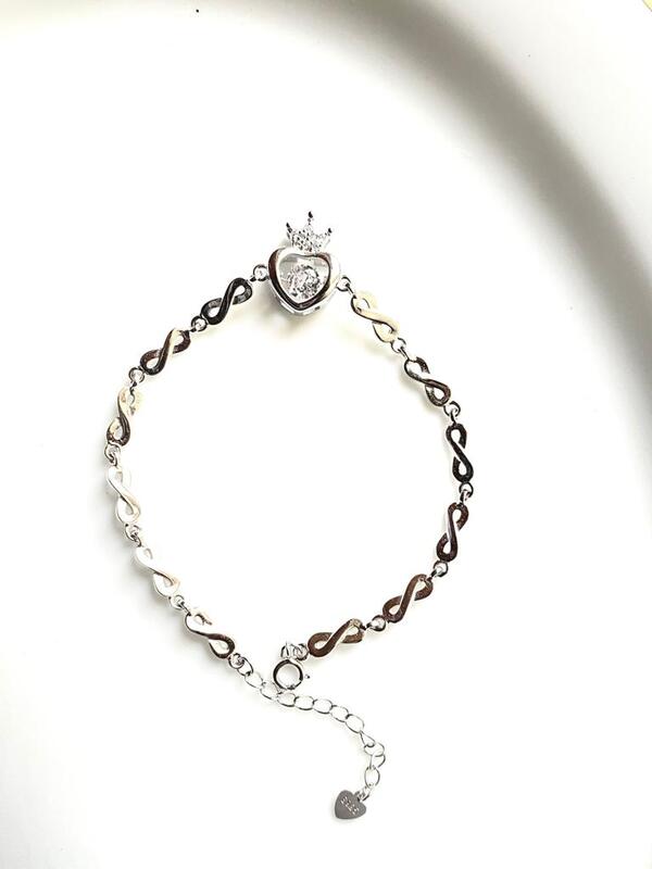 The Dancing Diamond Crown Bracelet The Dancing Diamond Crown Bracelet