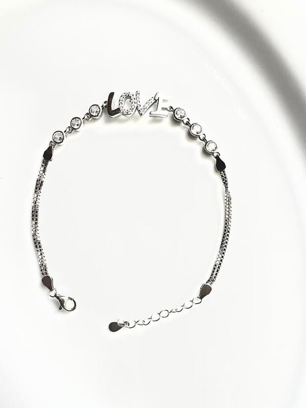 The Love Chain Bracelet The Love Chain Bracelet