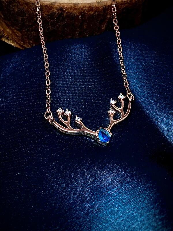 The Deer Horn Pendant with link chain The Deer Horn Pendant with link chain