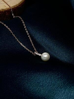 The White Peral Rhodium Polish Pendant with link chain