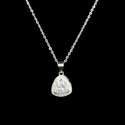 The Single Solitaire Pendent with link chain