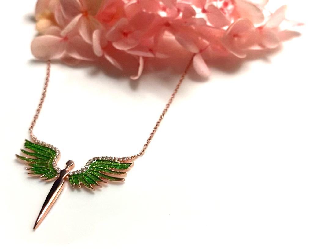 The Rose Gold Green Wing Pendent with Link Chain