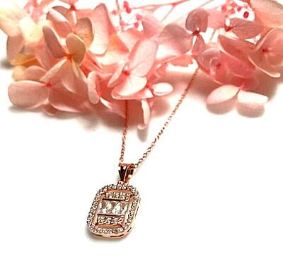 The Rose Gold Square Diamond Pendent with Link Chain