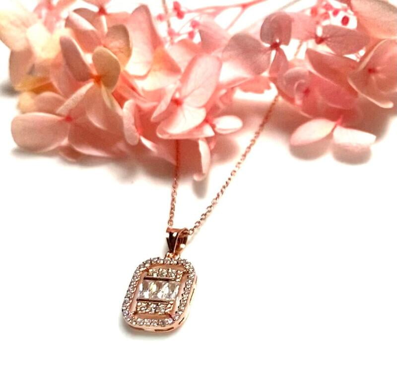The Rose Gold Square Diamond Pendent with Link Chain