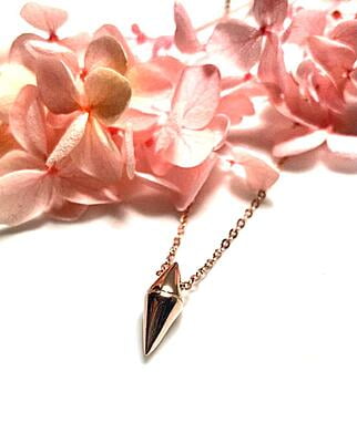 The Rose Gold Pointed Pendent with Link Chain