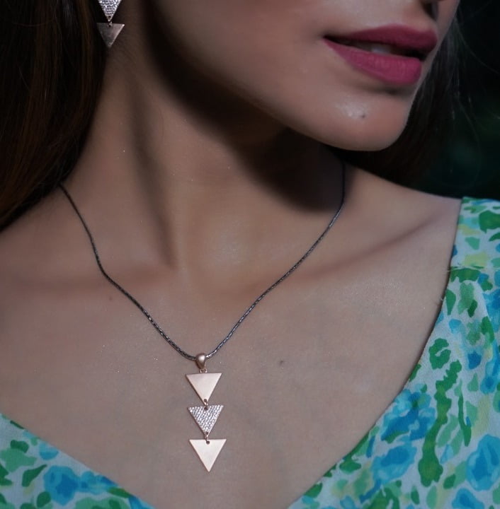 The Triple Triangle Silver Pendant Set The Triple Triangle Silver Pendant Set