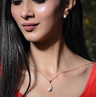 The Twist Crystal Pendant Set The Twist Crystal Pendant Set