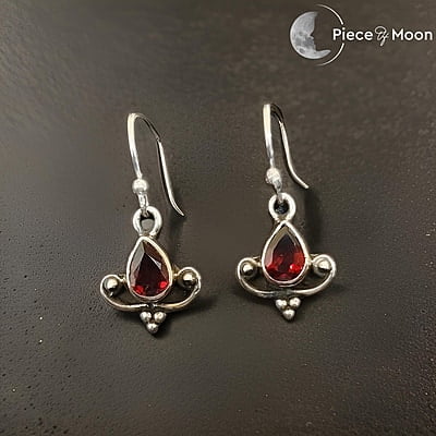 Oxidised Red Stone Earing