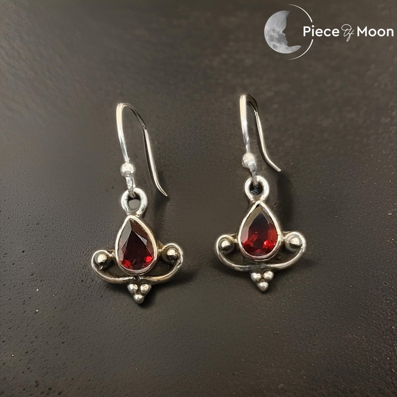 Oxidised Red Stone Earing Oxidised Red Stone Earing