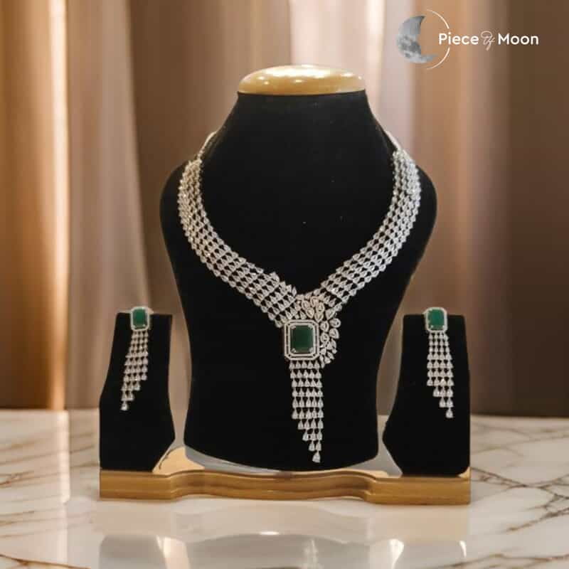Diamond Necklace With Green Stone Diamond Necklace With Green Stone